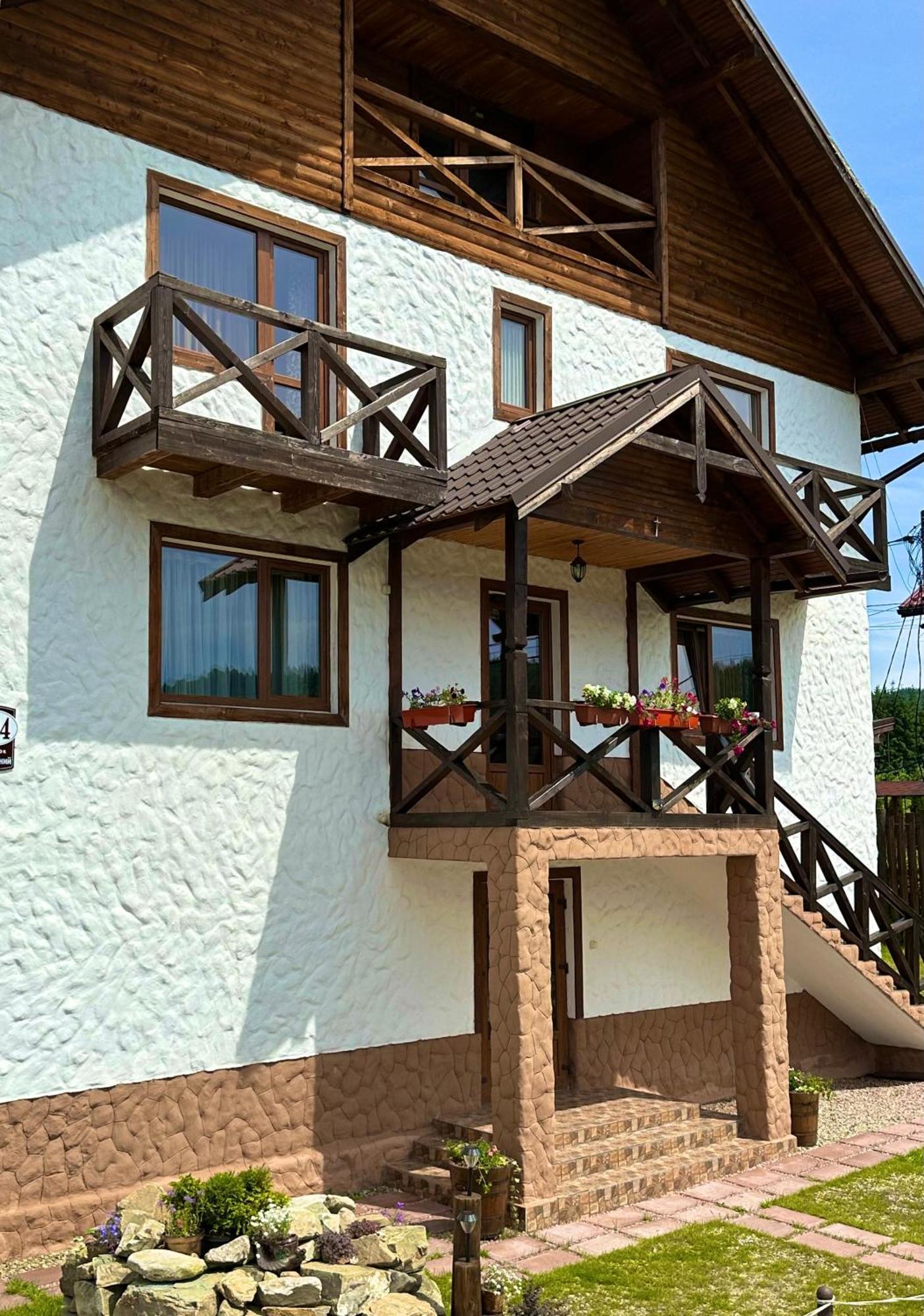 Guest House Lileya Bukoveľ Exteriér fotografie
