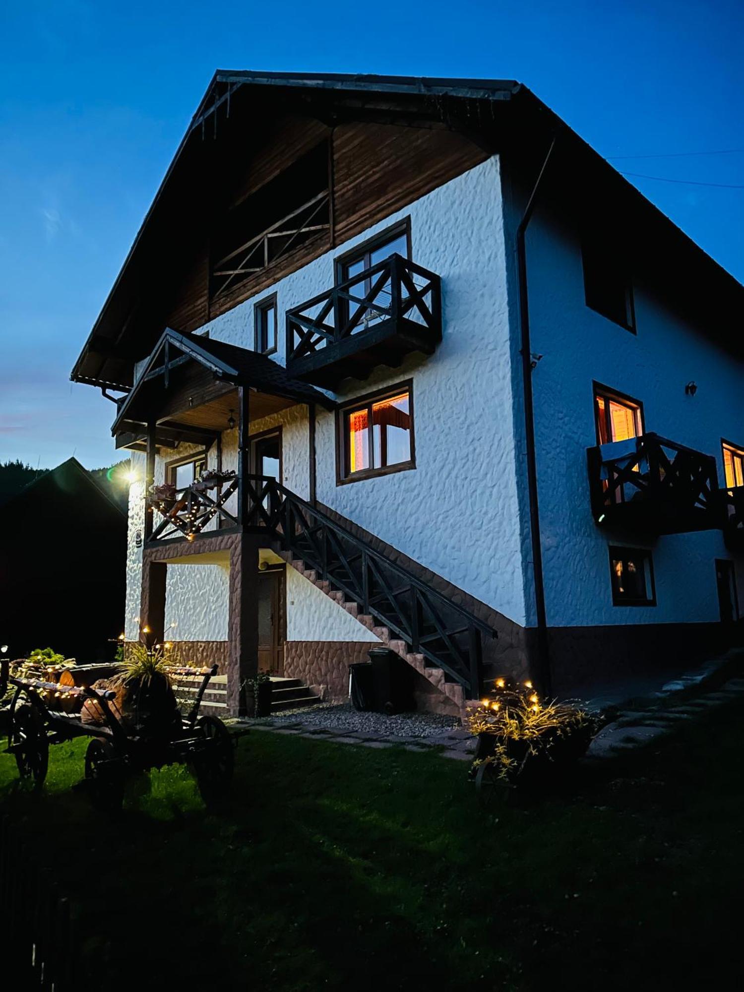 Guest House Lileya Bukoveľ Exteriér fotografie