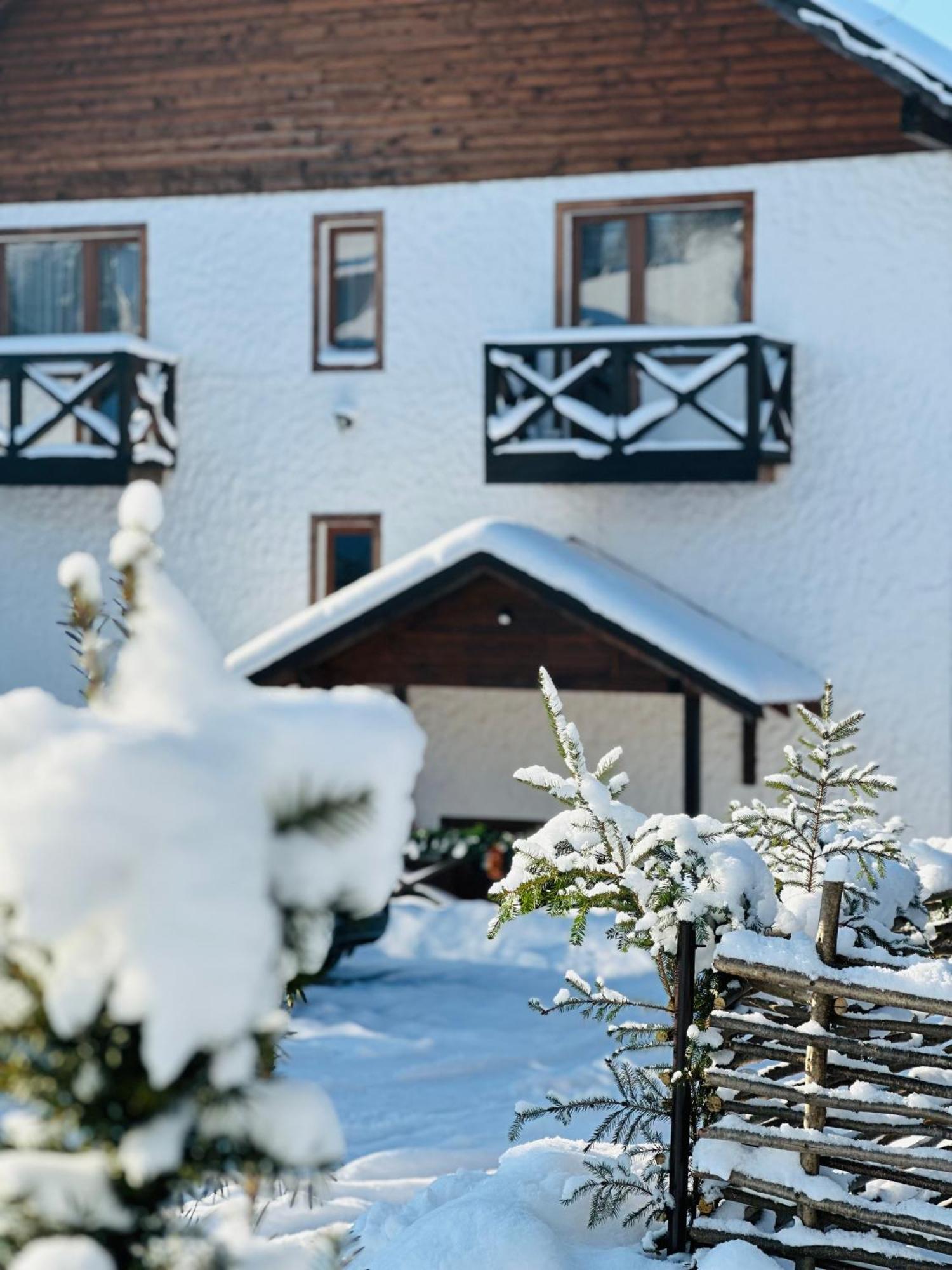 Guest House Lileya Bukoveľ Exteriér fotografie